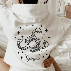 Costume Zodiac Sing Woman & Men Color: White / Black *Choose Letter Font* *Send Zodiac* *Sing Can Be Make In Front Or Back Of Hoodie* Zodiac Hoodies, Zodiac Clothes, Back Of Hoodie, Greek Gods And Goddesses, Astrology Gift, Autumn Vibes, Colorful Hoodies, Printed Sweatshirts, Zodiac Sign