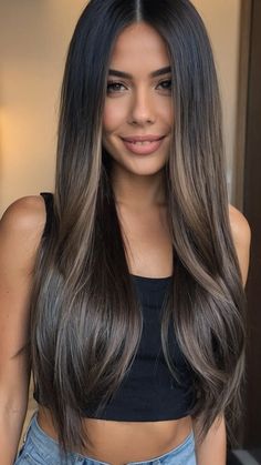 Chic & Stylish: 15 Straight Hairstyles Ideas for Women with Round Faces 34 Short Haircuts Square Face, Straight Hairstyles Ideas, Low Maintenance Balayage, Mane Magic, Balyage Long Hair, Fine Hair Care, Hair Color For Morena, Women With Round Faces, Hair Bobs