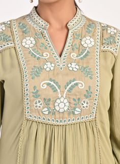 Embroidery Lessons, Embroidery Designs Fashion, Elegant Blouses, Design Patterns, News Design, Long Tops, Embroidery Designs