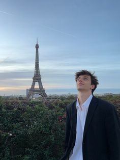 #paris #eiffel #fashion #sunrise #boy #outfits #suit #aesthetic Paris Aesthetic Men, Paris Boy Aesthetic, French Men Aesthetic, French Boys Aesthetic, Paris Outfits Men, Paris Outfits Aesthetic, Paris Outfit Aesthetic, Pale Boy