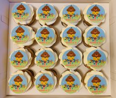 there are many cupcakes in the box that have bears on them, and one is for children