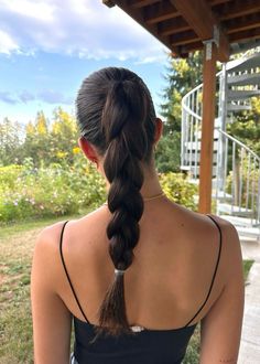 @lauraaelisa Cute Hairstyles Simple, Slick Back Braided Ponytail, Hairstyles Minimalist, School Hair Ideas, Slick Back Ponytail, Back Ponytail, Slicked Back Ponytail, Slick Back, Work Hairstyles