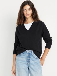 SoSoft Loose V-Neck Sweater | Old Navy Simple Style Women, Old Navy Style, Vneck Sweater Outfit Woman, Black Sweater Outfit Aesthetic, Black V Neck Sweater Outfit, Black V Neck Outfit, Vneck Sweater Outfit, V Neck Sweater Outfit, Black Sweater Outfit