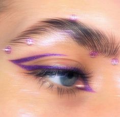 Purple Eyeliner, Purple Eye Makeup, Purple Makeup, Purple And Silver