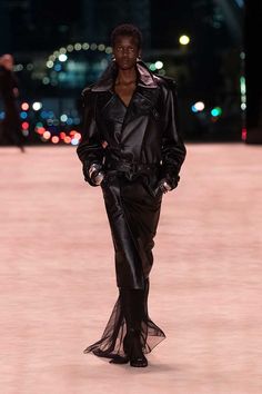 Ysl Fashion Show, Saint Laurent Fashion Show, Couture Coats, Yves Saint Laurent Fashion, Ysl Fashion, Fashion Week 2022, Saint Laurent Fashion