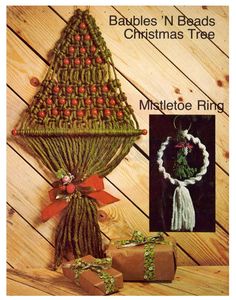 an image of a christmas tree made out of yarn