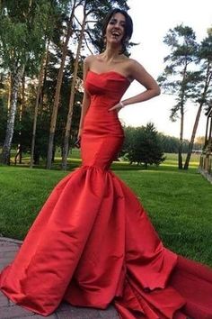 Satin Strapless Red Mermaid Dress for Prom with Open Back on Storenvy Red Mermaid Gown, Vestidos Outfits, Red Mermaid Dress, Dress For Prom, Red Mermaid, Satin Evening Dresses, Trumpet Skirt, Red Prom, Mermaid Gown