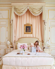 Cherishing moments to last a lifetime. ✨ Bask in the warmth of family bliss and forever memories. Ritz Hotel Paris Bedroom, Ritz Paris Bedroom, Regency Bedroom, Parisian Luxury, Pink Hotel, Nyc Townhouse, The Ritz Paris, Bed Crown