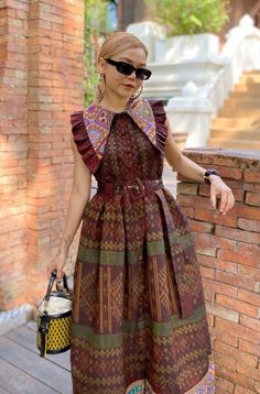 Kitenge Designs, Shweshwe Dresses, African Print Clothing, Short African Dresses, Cute Short Dresses, African Inspired Clothing, Dinner Dress Classy, Ankara Dresses