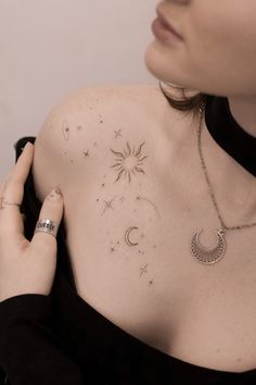 Tatoo aesthetic тату эстетика stars звезды moon sun луна солнце идея тату Tattoo Sonne, Earthy Tattoos, Tato Minimal, Halloween Tattoo, Tatuaje A Color, Subtle Tattoos, Halloween Tattoos, Elegant Tattoos, Dope Tattoos