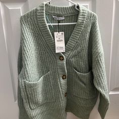 Zara Oversized Mint/Teal Cardigan Size Small Nwt Green V-neck Sweater With Pockets, Zara Casual V-neck Outerwear, Trendy Green Cardigan With Pockets, Trendy Green Sweater With Pockets, Casual Oversized Green Cardigan, Oversized Soft Knit Green Cardigan, Oversized Green Soft Knit Cardigan, Green Soft Knit Casual Cardigan, Oversized Zara Cardigan For Fall