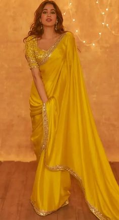 Saree Evening Look, भारतीय दुल्हन संबंधी, डिजाइनर कपड़े, Saree Wearing Styles, Sarees For Girls, Saree Wearing, Sari Design, Indian Sari Dress, Indian Outfits Lehenga