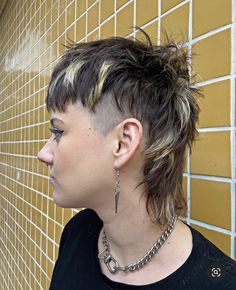 Modern Mullet Shaved Sides, Punky Mullet, Mullet Undercut Hairstyle Women, Mullet Mohawk Women, Short Mullet With Shaved Sides, Mullet Side Shave, Mullet Colored Hair, Super Short Mullet, Female Mohawk Shaved Sides