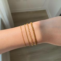 ♡MATERIAL♡ 18k gold PVD coating on stainless steel, this bracelet is anti-tarnish and waterproof, you can wear it 24/7. ♡CHAIN STYLE♡ Style A - 1mm cable chain Style B - 3mm chunky cable chain Style C - 1.7mm curb chain Style D - 3.5mm chunky curb chain ♡LENGTH♡ Choose your desired bracelet length from the drop-down menu. Feel free to message me if you don't see the length you're looking for, and I'll happily customize it for you! ♡SHIPPING♡ - We ship the next business day - Canada: 2-15 busines Trendy 14k Gold Filled Bracelet With Adjustable Chain, Minimalist Chunky Chain Bracelet, Trendy 14k Gold Filled Adjustable Chain Bracelet, Trendy Tarnish-resistant 14k Gold Filled Chain Bracelet, Minimalist Hypoallergenic Chain Link Bracelet, Minimalist Gold Chunky Chain Bracelet, Dainty Tarnish Resistant Chain Bracelet For Everyday, Minimalist Hypoallergenic Gold Plated Chain Bracelet, Hypoallergenic Minimalist Gold Plated Chain Bracelet