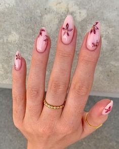 Nail Ideas Subtle, Nails Inspo January, Cute January Nails Pink, Trendy Nail Inspo Winter, Simplistic Nail Art, Nail Inspo Trendy Winter, City Break Nails, Nails Ideas 2025, Flower Nail Designs 2024