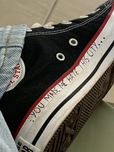 Converse Writing On Shoes, Writing On Converse, Doodles On Converse, Custom Converse Ideas, Converse Custom Ideas, Converse Rouge