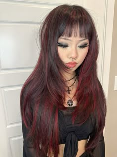 Dark Red And Black Hair Ideas, Red Brown Black Hair, Red Hair Black Lowlights, Red Highlighted Hair, Black Red Highlights, Chunky Face Framing Layers, Red Hair Black Streaks, Red Hair With Black Chunky Highlights