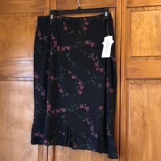 Nwt Vintage Notations Woman Vintage Black Skirt With Pink And Coral All Over Subtle Floral Print With Gorgeous Lace Detail Inlets At The Ruffle Bottom. Size 2x. 26 Inches Long. Waist 18.5 Inches Across Laying Flat. 95% Nylon 5% Spandex. Brand New No Flaws From A Smoke Free Home. Price Is Firm. Gorgeous Spring Or Summer Skirt! Plus Size Alternative Fashion, Black Floral Skirt, Boho Lifestyle, College Fits, Future Wardrobe, Church Decor, Summer Skirts, Ruffle Skirt, Black Skirt