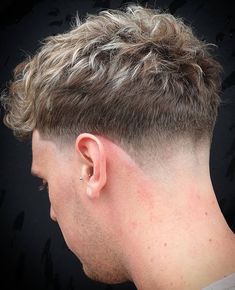 Taper Fade Long Hair, Dapper Hairstyles, Taper Fade Short Hair, Fade Haircut Curly Hair, Low Taper Fade Haircut, Haircut Selfie, Guy Hair, Men Braids, Braids Men