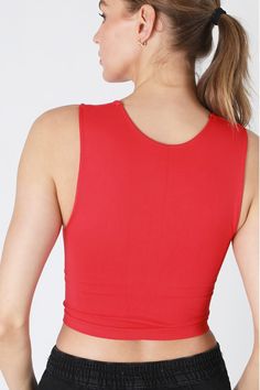 Color: Red Material: 92% Nylon, 8% Spandex Fit: One Size Add some bold yet comfortable style to your wardrobe with our Seamless Square Neck Crop Top. Coming in a striking red color, this ultra-flattering top features a clean-as-can-be square neckline that highlights your collarbone, as well as a seamless, body-hugging fit. Made from a stretchy fabric, this piece offers ultimate comfort and a smooth, second-skin feel, perfect for layering or wearing solo. Whether you’re dressing it up under your Fitted Red Elastane Tank Top, Red High Stretch Elastane Top, Fitted Red Tank Top With Built-in Bra, Red Stretch Tank Top For Gym, Red Stretch Tank Top For Workout, Red Fitted Sports Tank Top, Red High Stretch Activewear With Built-in Bra, Red Seamless Fitted Activewear, Fitted Red Seamless Activewear