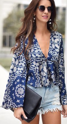 Fashion Tops Blouse, Paisley Top, Stylish Blouse Design, Trendy Blouses, Classy Dress Outfits, Tops Blouse