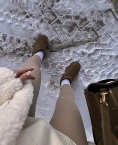 Beige Tights Outfit Winter, Uggs Aesthetic, Beige Tights, Outfits Paris, Winter Fashion Outfits Casual, Just Style, Causual Outfits, Tights Outfit