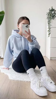 Cute Outfits With Nike Socks, Outfits Leggins, Socks Outfit, Cute Sporty Outfits, Comfy Outfits Winter, Looks Pinterest, Nike Pro Leggings, Sock Outfits