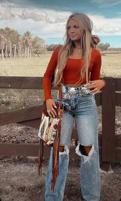 Pumpkin Patch Outfit Western, Western Shein Outfits, Country Consert Outfits Ideas, Country Concert Outfit Indoor, Parker Mccollum Concert Outfit Winter, Cowboy Cut Wranglers Women Outfits, Country Concert Outfit Ideas Jeans, Western Pumpkin Patch Outfit, Western Wide Leg Jeans Outfit