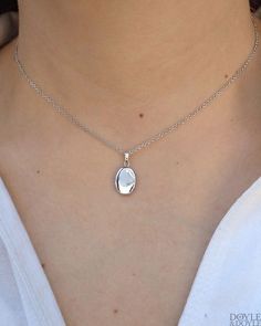 Some locket love! Dainty sterling silver locket suspended from a silver chain. From Doyle & Doyle, in New York. #doyledoyle #lockets #silverlocket 40 Anniversary, Oval Locket Necklace, Jewelry Wishlist, Pretty Accessories, Birthday Necklace, Bday Gift, Sterling Silver Locket, Oval Locket, Accesories Jewelry