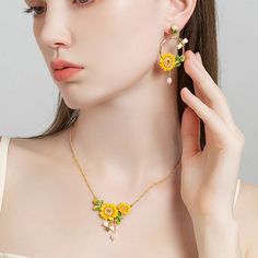 Selenichast Sunflower & Bee Dangle Earrings, Enamel Flower Pearl Earrings, Gift Ideas for Girl, Anniversary Gift For Women Sunflower And Bee, Flower Pearl Earrings, Birthday Look, Everyday Wear Jewelry, Astrology Jewelry, Astrology Necklace, Cat Pendant Necklace, Moon And Star Ring, Moon And Star Earrings