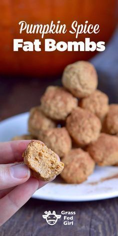 Pumpkin Spice Keto Fat Bomb Recipe- low carb, ketogenic, gluten free, paleo healthy dessert recipe. Coconut Dessert, Brownie Desserts, Keto Friendly Desserts