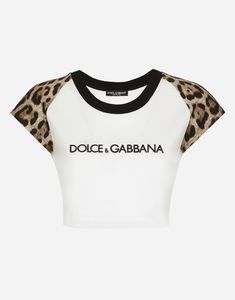 Short-sleeved jersey T-shirt with Dolce & Gabbana logo print: White Round neck Short sleeves Form fitting The piece measures 34 cm from the rear collar seam on a size IT 40 The model is 175 cm tall and wears a size IT 40 Made in Italy Chanel Shirt, Dolce E Gabbana, Weekend Style, Dolce & Gabbana, White Sweatshirt, Logo Print, Stretch Cotton, Miu Miu, Derby