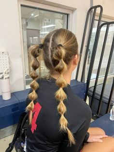 Hair Ideas For Game Day, Unique Soccer Hairstyles, Pigtail Hairstyles Volleyball, Volleyball Girl Hairstyles, Sporty Bubble Braids, Dig Pink Volleyball Hairstyles, Pigtails Bubble Braids, Sports Hairstyles Bubble Braids, High Bubble Braid Ponytail