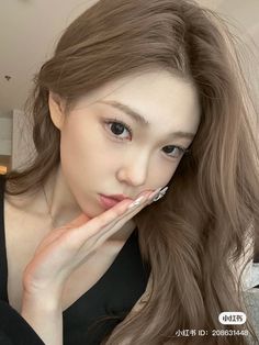 Korean Hair Color 2024 Trends, Hair Colors For Asian Women, Olive Beige Hair, Olive Beige Hair Color, Dirt Blonde Hair, Pale Brown Hair, Asian Brunette Hair, Cool Tone Hair Color, Dyed Short Hair