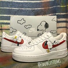 Vintage Nike Wallpaper, Snoopy Iphone Wallpaper, Iphone Wallpaper White, Snoopy Shoes, Snoopy Vintage, Nike Svg, Nike Wallpaper Iphone, Shoes Wallpaper