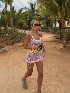 Summer look 2023 Ibiza Old Town Outfit, Destino Ibiza Outfit, Ibiza Outfits Summer, Ushuaia Ibiza Outfits, Summer Vacay Outfits, Ozora Festival, Outfits For The Beach, Ibiza Outfit, Look 2023