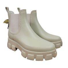 Womens Size 10 Cream Color Waterproof Rain Boot Small Mark To Sole And Upper New With Box - Condition - New - I Am A Smoke Free / Pet Friendly Home. Casual Rain Boots With Round Toe For Rainy Weather, Casual Rain Boots With Round Toe, Casual Rain Boots For Rainy Weather, Waterproof Synthetic Boots With Round Toe, Weatherproof Round Toe Rain Boots, Casual Waterproof Boots With Round Toe For Rainy Weather, Outdoor Rain Boots With Lug Sole And Round Toe, Casual Waterproof Ankle Rain Boots, Casual Non-slip Boots For Rainy Weather