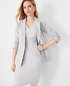 Elevate your wardrobe with the Ann Taylor Double V Seamed Sheath Dress, a testament to sophisticated styling and comfort. This dress features a unique double V-neck at the front and back, enhancing its elegant silhouette. 

- Size: 18 Regular
- Color: Pebble Grey Melange
- Gender: Female
- Material: 66% Polyester, 28% Rayon, 6% Spandex; Lining: 100% Polyester
- Length: 25" from natural waist
- Fit: Tailored fit
- Care: Machine washable

Crafted in a bi-stretch fabric that maintains its shape whi Ann Taylor Work Outfits, Flight Attendant Interview Outfit, Professional Dress Outfits, Women’s Interview Outfit, Professional Dresses Women, Dress Suit Women, Sheath Dress Outfit, Professional Fits, Peplum Suit