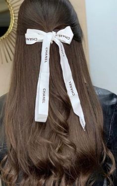 Rich Girl Hairstyles, Dyeing Hair, Hairstyles Aesthetic, Money Girl, Bow Hairstyle, Hair Arrange, Money Aesthetic, Hair Scarf, Short Hair Styles Pixie