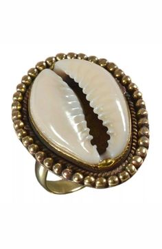 Cowrie shell Ring, Brass Cowrie Ring, Handmade Ring, Cowrie Beach Ring, Shell Ring, White cowrie shell ring, Woman Cowrie ring, Gift For Her Style :- Brass Cowry Shell Ring Material:-Solid Brass Ring face of measurement :- 20*14 mm Weight :- 4.00 to 7.00 Grams Approx.   Special Note:- Request all the buyers kindly share contact number during placement on order to avoid any delay by courier company. Our product are handmade and made with high quality gemstone and solid sterling silver. If you are looking for quality product for you, your family and friends. jaipursilverCraft is the best place for buying top quality product and unique item and handmade product. We are making top quality product and using top quality gemstone.. Payment Policy :- We accept payment through PayPal. All payments White Shell-shaped Rings For Beach, Handmade Shell Ring For Beach, White Shell Rings For The Beach, White Shell Rings For Beach, Handmade White Shell Rings, Bohemian Shell Jewelry For Wedding, Cowrie Ring, Beach Rings, Cowry Shell