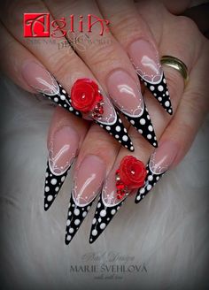 Dots Valentine Nail Set, Valentines Heart Nails, Cute Nail Trends, Valentines Nails Ideas, Nail Art For Girls, New Years Eve Outfit, February Nails, Ombre Acrylic Nails