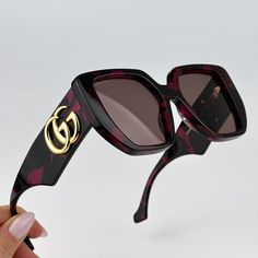 Gucci Gg0956s 008 Sunglasses Havana Violet Brown Cat Eye Unisex Gg 0956s Brand New And 100% Authentic! Made In Italy. Same/Next Day Shipping! Brand: Gucci Model: Gg0956s / Gg 0956s Color Code: 008 Gender: Unisex Frame Colour: Violet Havana Frame Shape: Cat Eye Frame Style: Full Rim Frame Material: Acetate Lens Color: Brown Lens Material: Nylon Size: 54x19x145 100% Uv Protection Full Retail Gucci Set Includes: 1. Glasses 2. Case 3. Matching Satin Pouch 4. Cleaning Cloth With Brand Logo 5. Authent Designer Gucci Sunglasses For The Beach, Designer Gucci Sunglasses For Beach, Designer Purple Sunglasses With Gradient Lenses, Designer Sunglasses With Gradient Lenses For The Beach, Designer Sunglasses With Gradient Lenses For Beach, Designer Purple Sunglasses With Tinted Lenses, Luxury Purple Sunglasses With Gradient Lenses, Designer Tinted Sunglasses For The Beach, Designer Purple Tinted Sunglasses