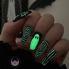 Ongles Goth, Men Nail, Holloween Nails, Spooky Nails, Dark Nail, Halloween Acrylic Nails, Colorful Nails