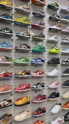 Stile Kylie Jenner, Shoe Wall, Dr Shoes, Cute Nike Shoes