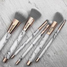 20% off makeup brushes w/ code BRUSHGOALS. The GWA Marble Collection is too pretty - treat yourself or a friend. Cruelty free makeup brushes by GWA. Pic by clairemcnelis91 #gwalondon (offer ends Aug 20th 2017) Eye Makeup Brushes Guide, How To Use Makeup, Under Eye Makeup, Lip Art Makeup, Makeup Brushes Guide