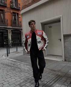 Styling Varsity Jacket Man, Dinner Outfit Ideas Men, Pilot Fashion, Motorcycle Jacket Outfit, White Varsity Jacket, Trendy Boy Outfits