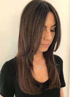 Centre-Parted Layered Cut For Long Hair Elegant Ponytail, Haircuts For Medium Hair, Long Curly Hair, Perfect Hair, Hair Looks