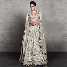 Kishandas Jewellery, Set Photography, Lehenga Jewellery, Jayanti Reddy, Floral Lehenga, Embroidered Lehenga, Bridal Photos, Popular Wedding, Half Saree