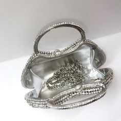 100% handmade evening bags. For Women Who Go For Shopping, Dating, Evening Party or Wedding.Manufacturing time about 5 days, Send us inquiry for wholesale or OEM production. Swimsuit For Body Type, Glitter Purse, Clear Clutch, Purse Luxury, Faux Fur Purse, Fur Purse, Crystal Clutch, Strongest Glue, Evening Handbag