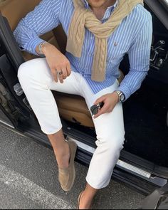 Blue Striped Shirt Outfit, Old Money Summer, Sweater Outfits Men, Polo Shirt Outfits, Smart Casual Menswear, Mens Business Casual Outfits, Chique Outfit, Classy Outfits Men, Mens Casual Outfits Summer